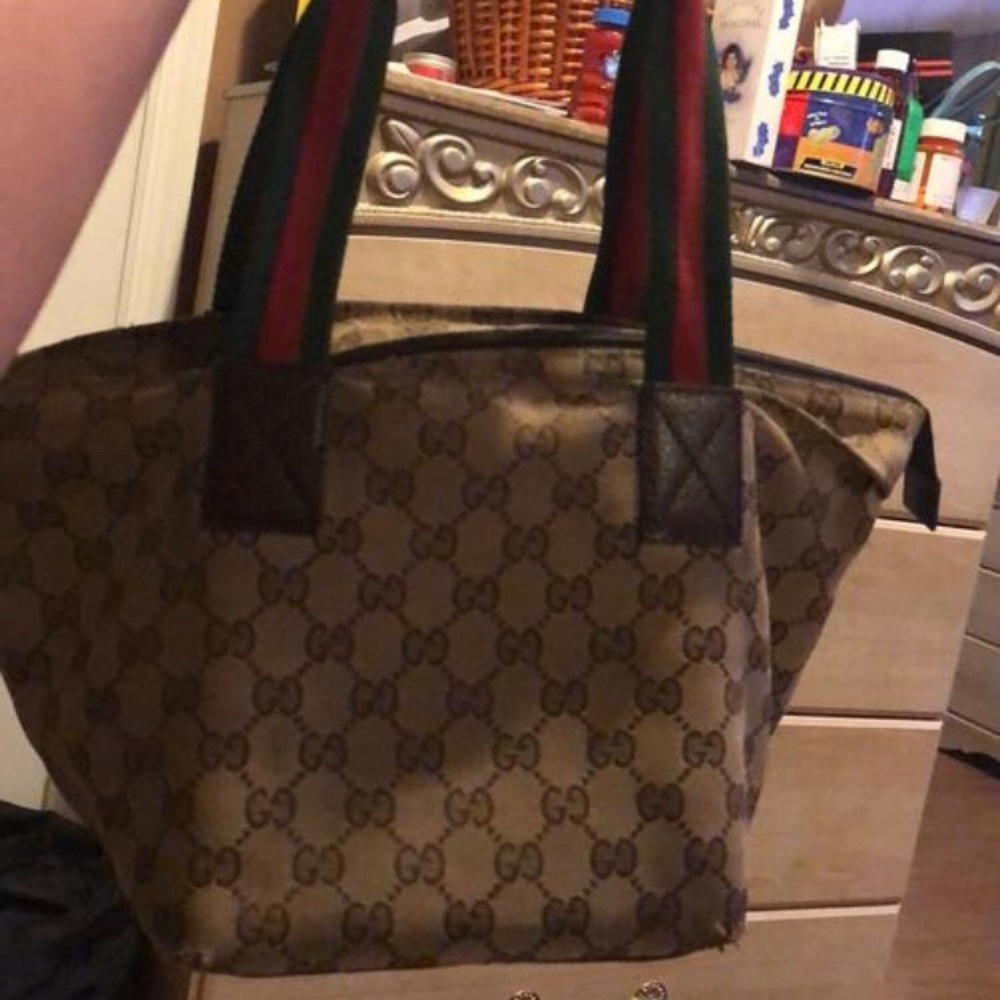 Authentic GUCCI MONOGRAM HAND BAG - Picture 2 of 4